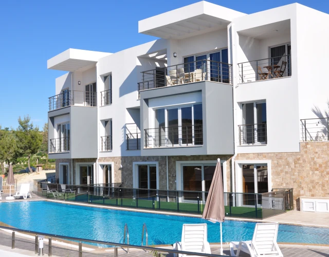 lavender-poolview3-exterior2